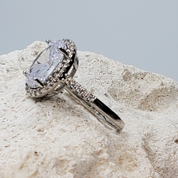 Gorgeous CZ Ring New Sizes 6 and 8 only - Picture 4 of 6